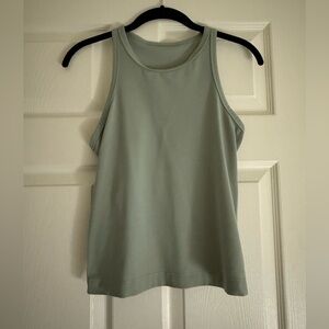 Women’s Lululemon racer back tank top size 8 excellent condition